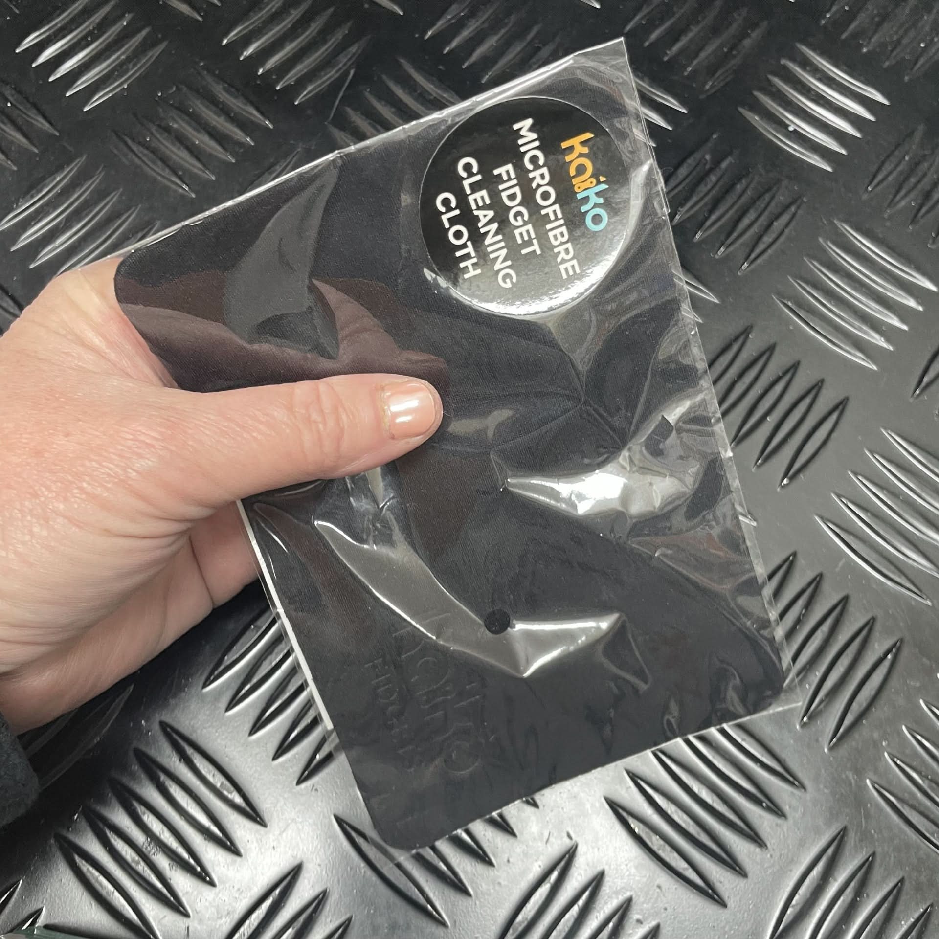 Fidget Microfibre Cleaning Cloth by Kaiko - Image 3