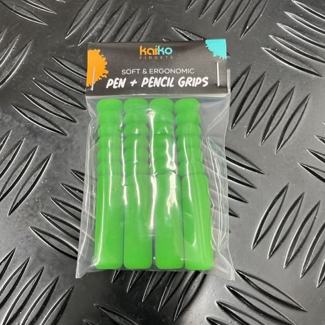 Kaiko Pack of 8 Pen & Pencil Grips - 4 smooth & 4 ribbed - Image 7