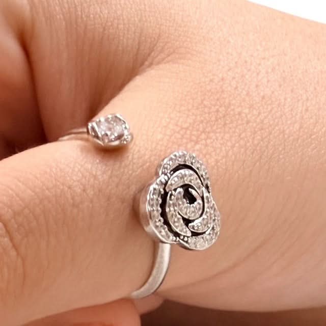 Rosa Fidget Ring - Image 4