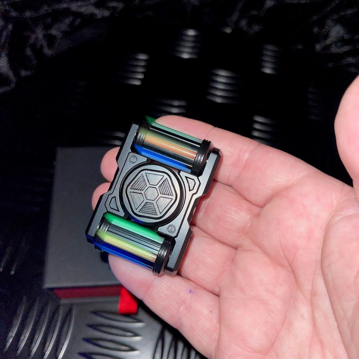 The Rover Spinner - Glows under UV light - Image 4